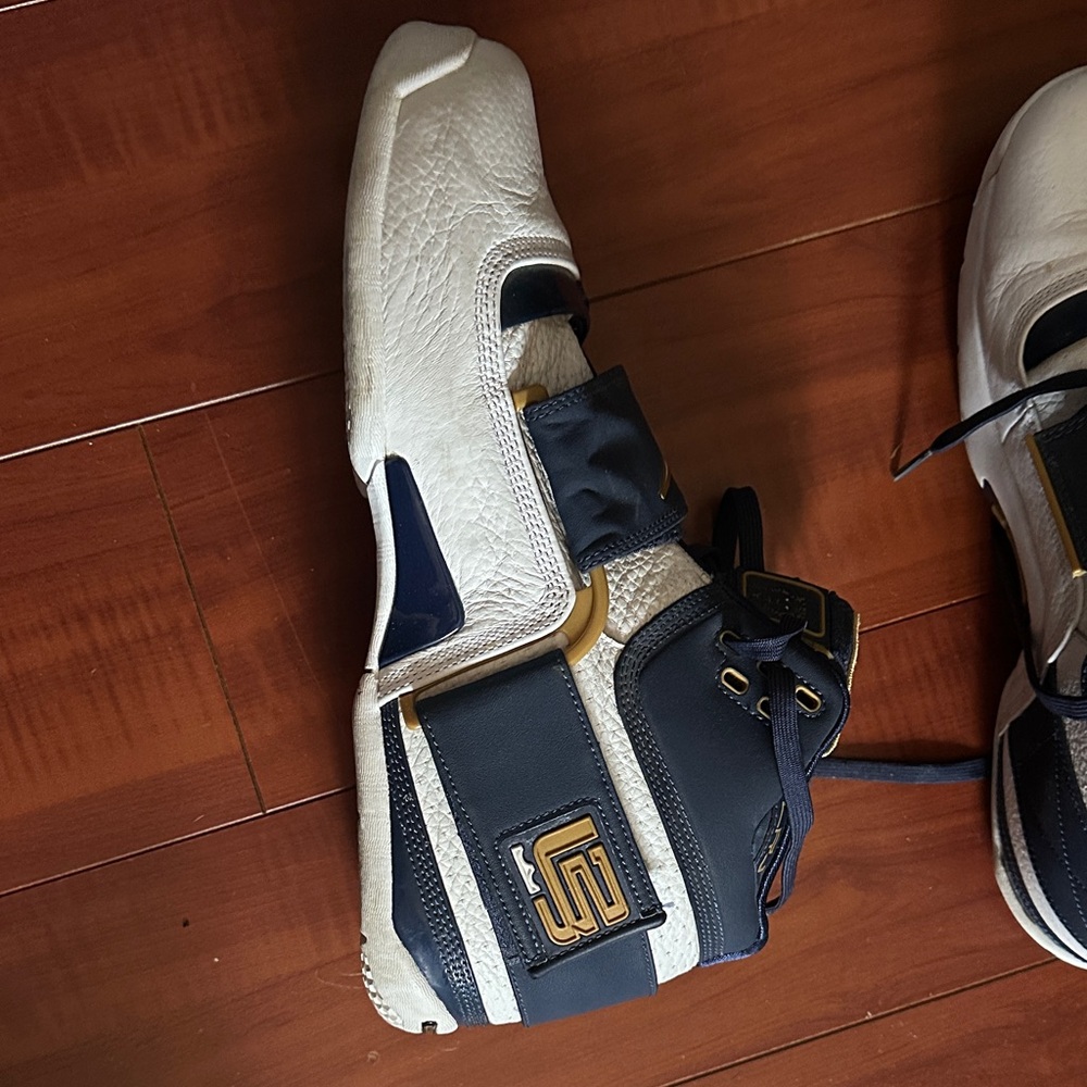 Nike LeBron Solider 1 Think 16 - Picture 2 of 9